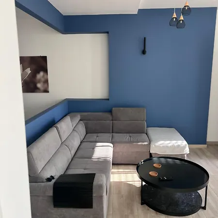 F Apartment *