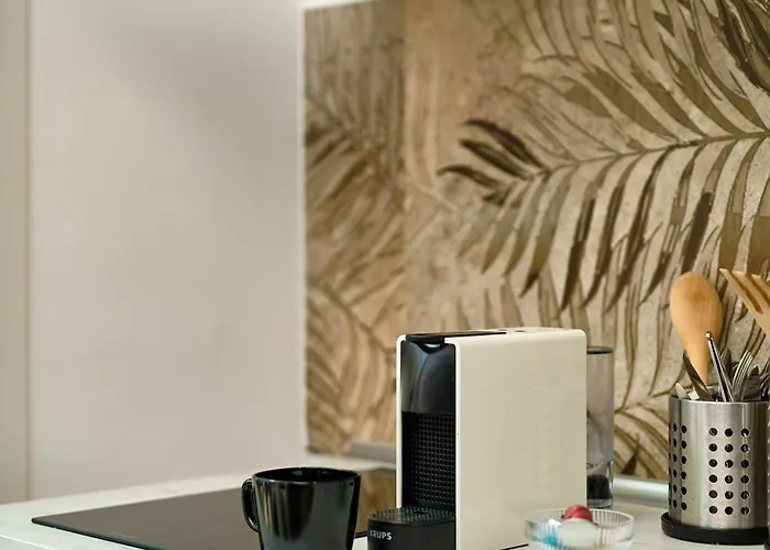F *